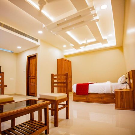 Kkm International Hotel Kuzhittura ภายนอก รูปภาพ