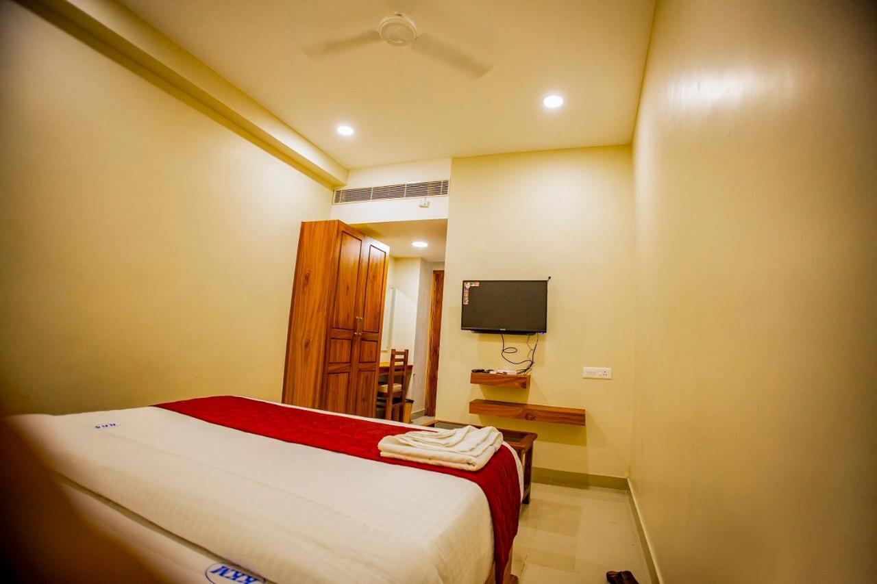 Kkm International Hotel Kuzhittura ภายนอก รูปภาพ