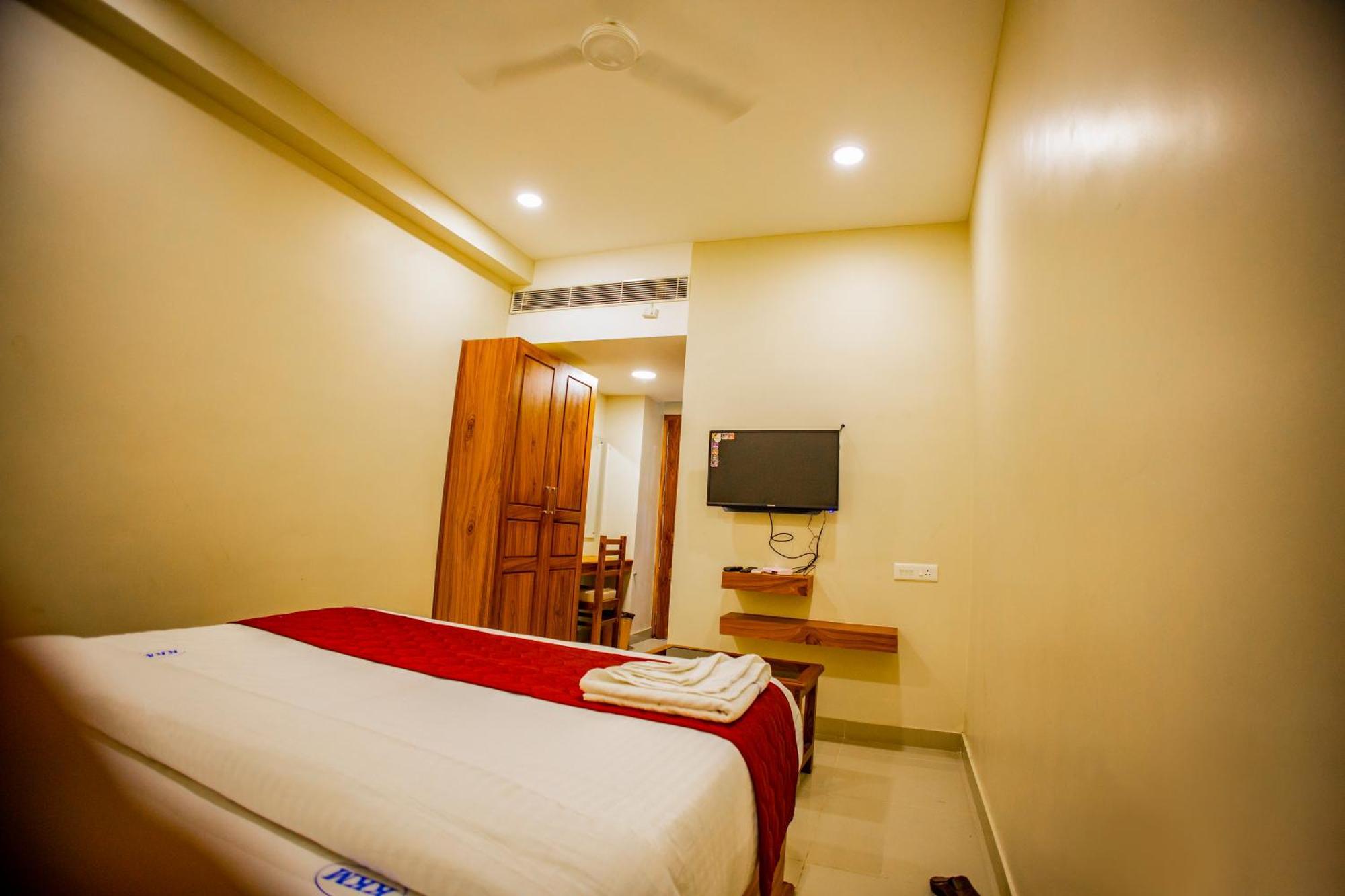 Kkm International Hotel Kuzhittura ภายนอก รูปภาพ